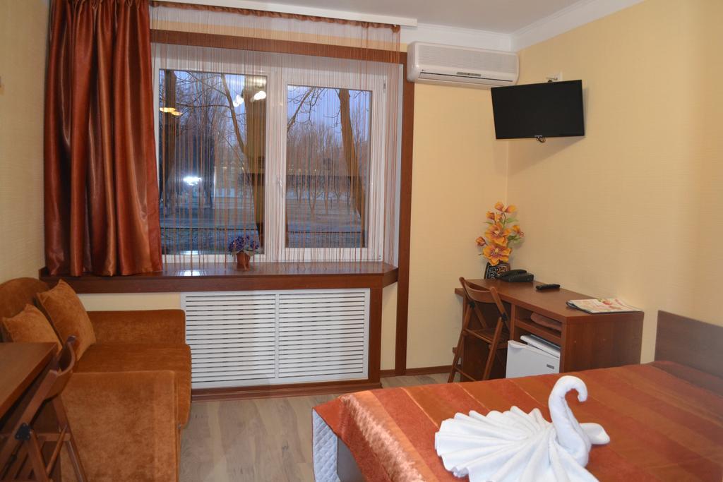 City Hotel Gomel Exterior photo