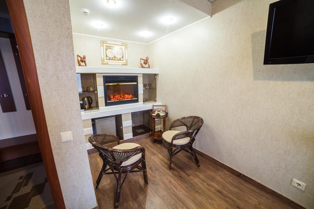 City Hotel Gomel Exterior photo